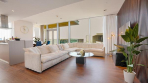 Bluewaters Island- Beautifully Designed 3BR Apartment by TLRE Holiday Homes